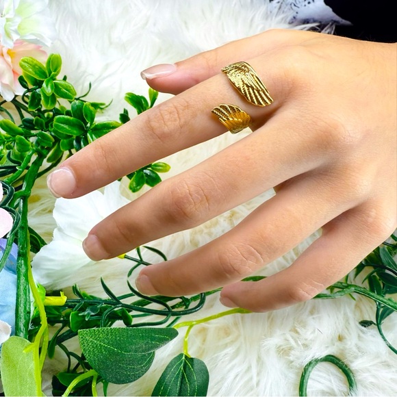 Stainless Steel Gold Toned Irregular Texture Wings Adjustable Size Ring (R17) - Picture 2 of 9